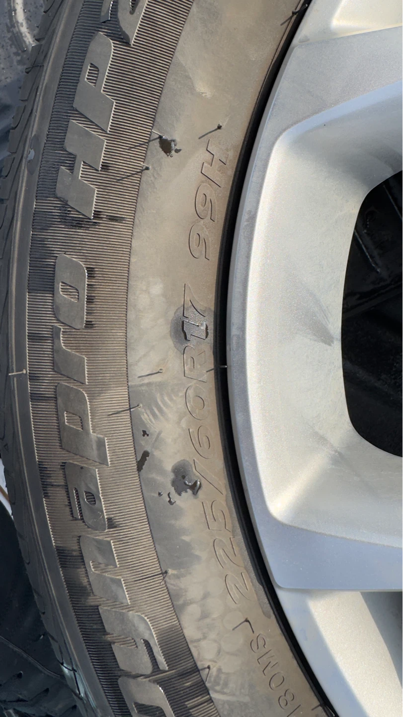 4 Hankook 225 /60 R17 99H tires + 4 original Chevrolet rims. - photo 4