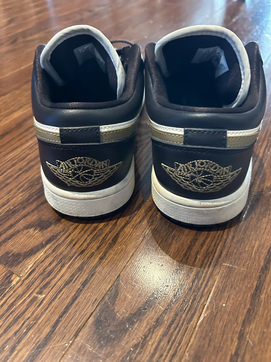 Air Jordan 1 Low SE - photo 3