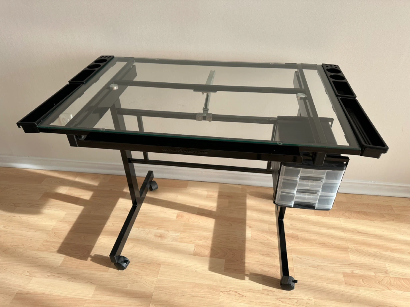 Drawing glass table - photo 3