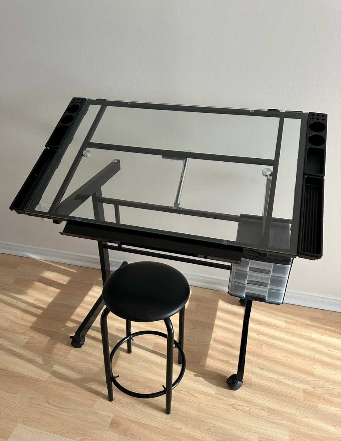 Drawing glass table - photo 2