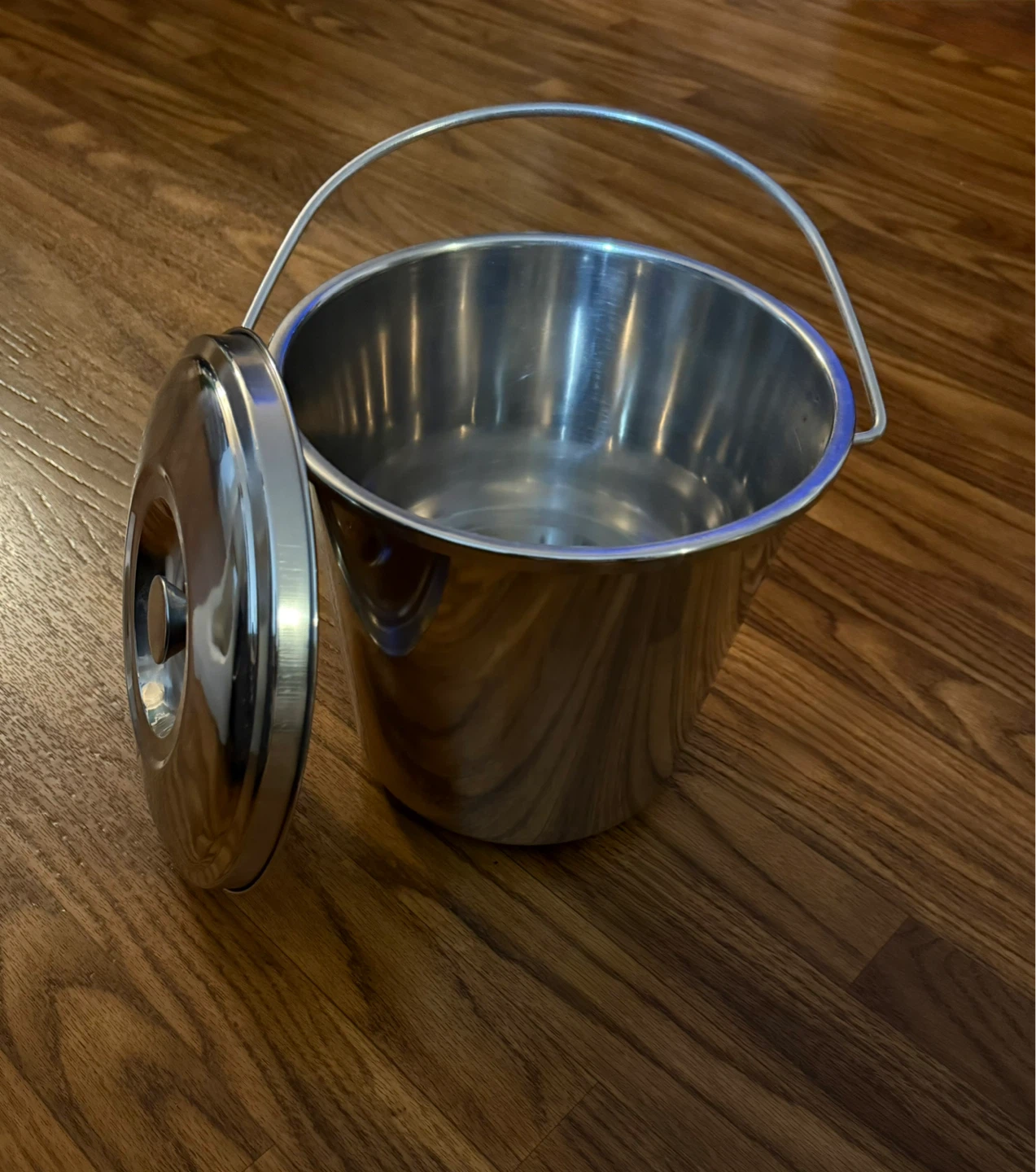 Lee Valley - Stainless-Steel Compost Pail - 6 Litre - photo 3