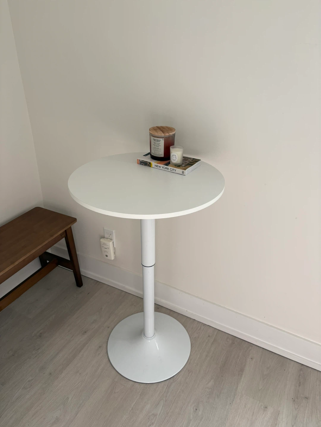 White Bar dining table