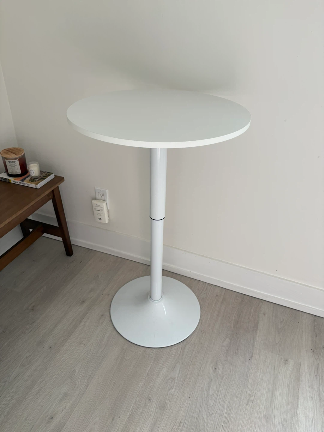 White Bar dining table - photo 4