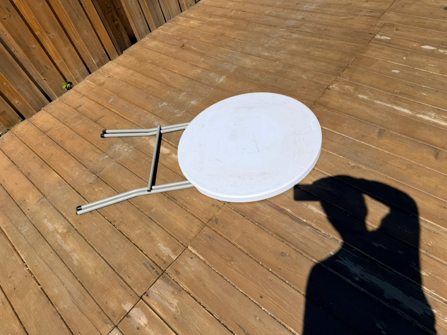 White Round Folding Table - photo 2