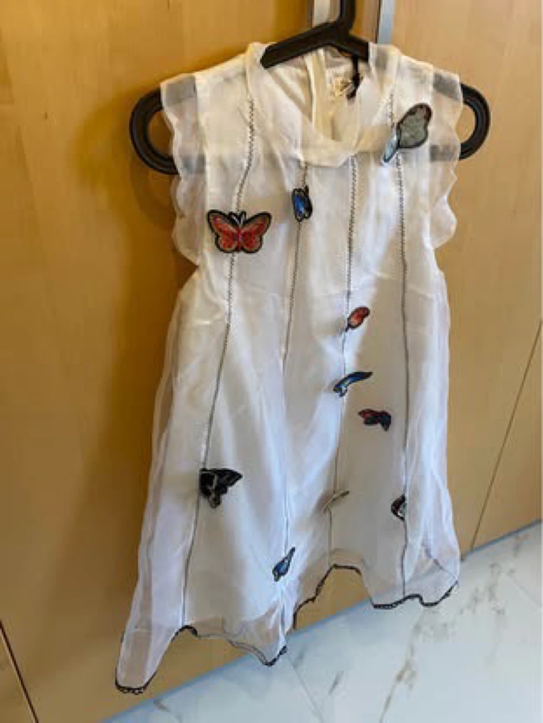 White Dress with Butterfly Appliqués - photo 2