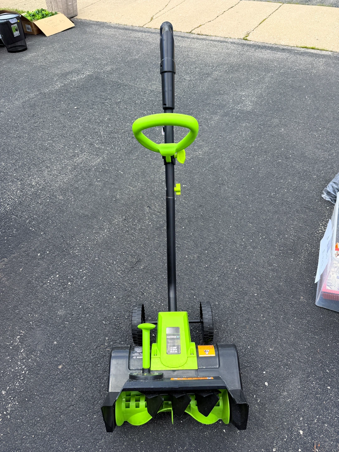 Earthwise 16-IN Snow Thrower SN70016 - photo 2