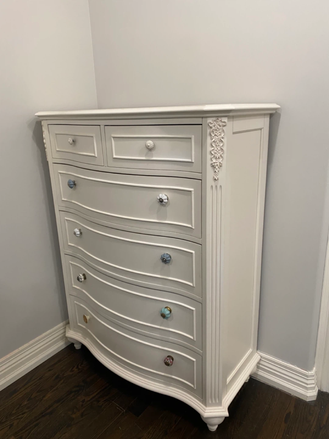 White Dresser with Decorative Knobs - photo 2