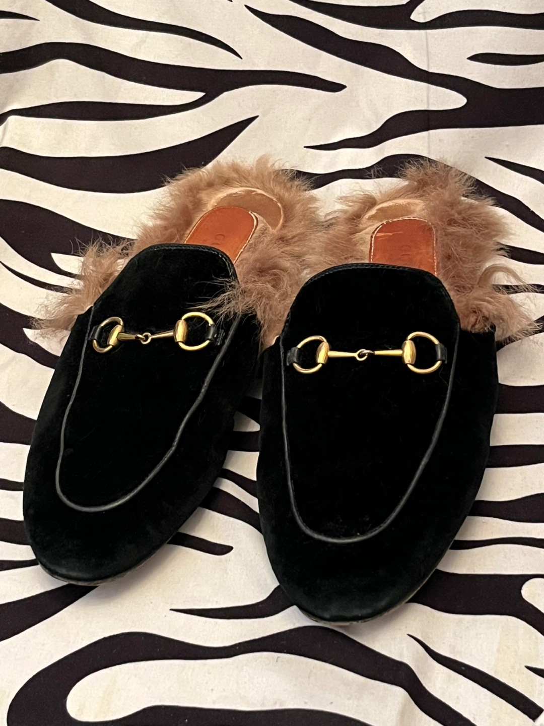 🖤 Gucci Princetown black velvet fur-lined mules 🖤