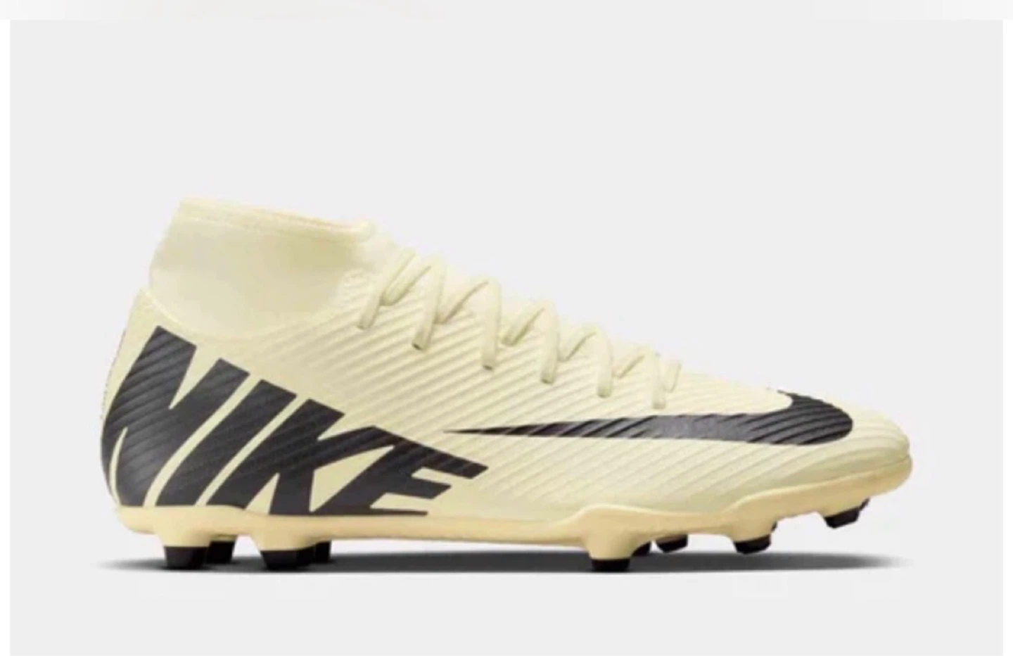 Nike junior/ cleats  Y5/ textured surface for ball control - photo 2
