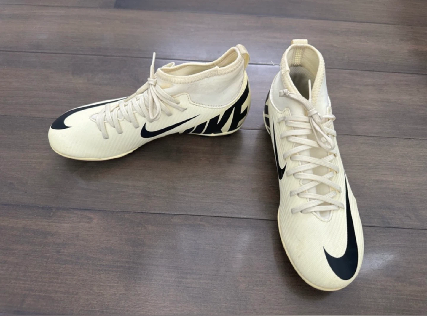 Nike junior/ cleats  Y5/ textured surface for ball control - photo 5