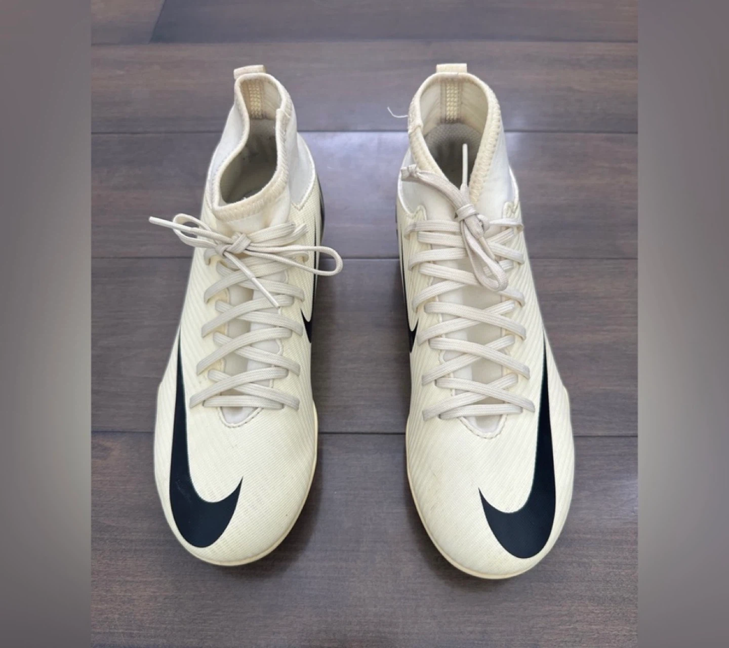 Nike junior/ cleats  Y5/ textured surface for ball control - photo 3