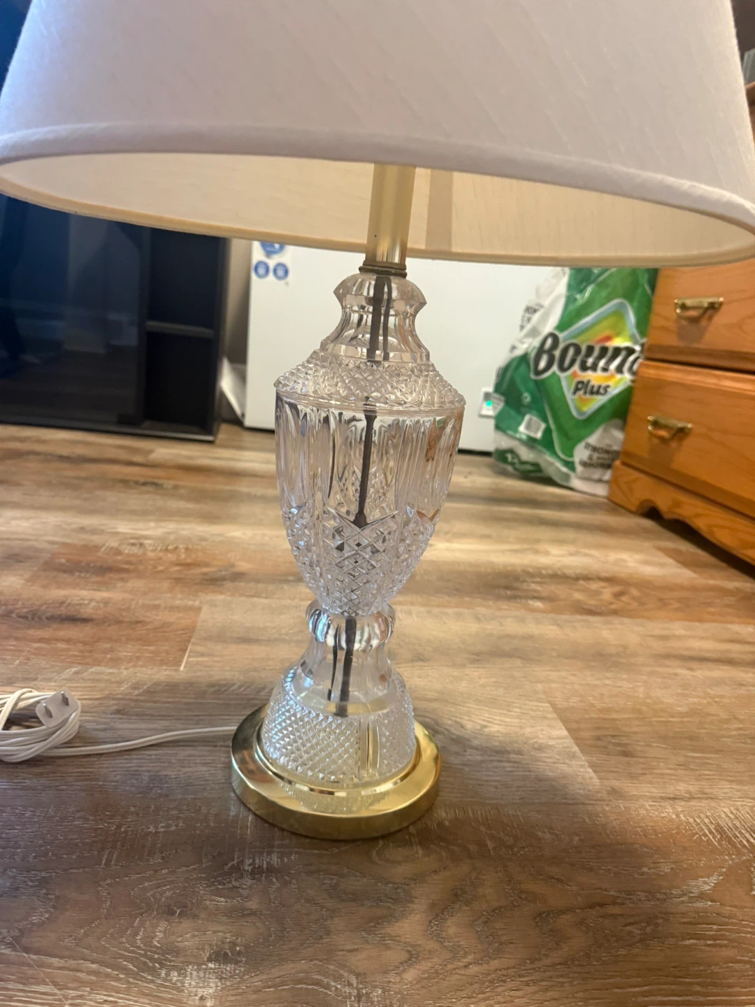 Clear Glass and Brass Table Lamp with Cream Shade - photo 4