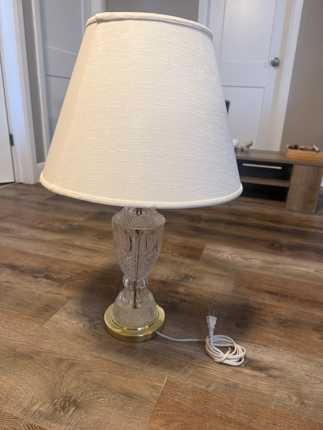Clear Glass and Brass Table Lamp with Cream Shade - photo 2