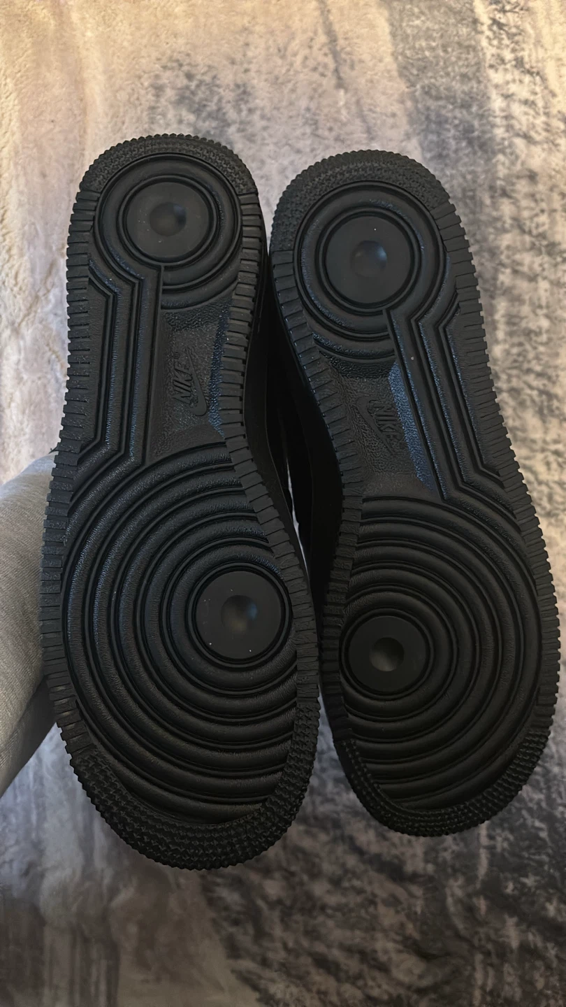 Supreme x Nike Air Force 1 Low Black - photo 2