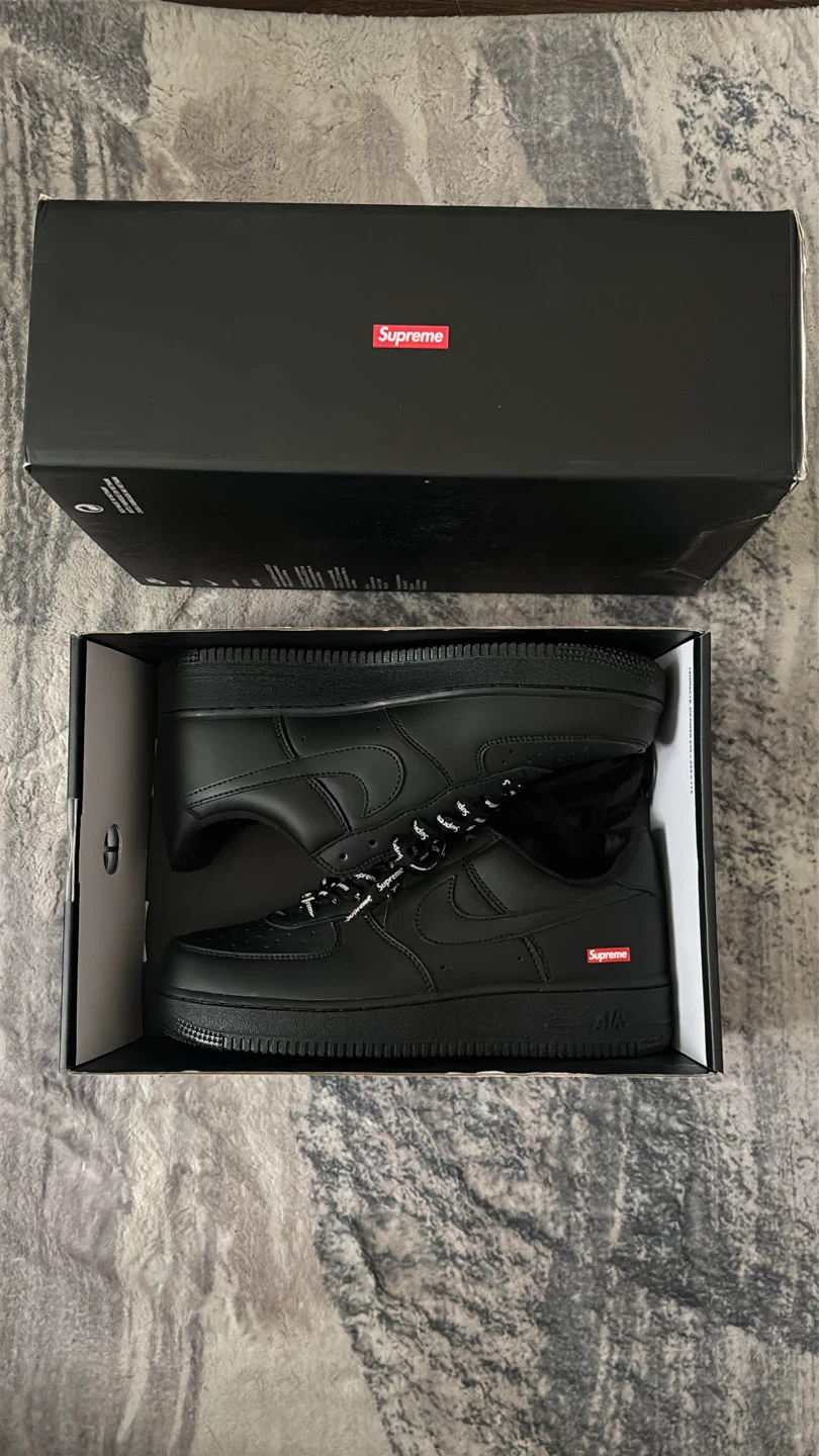 Supreme x Nike Air Force 1 Low Black