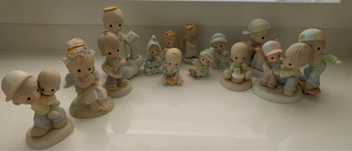 Precious Moments Figurines Collection - photo 3