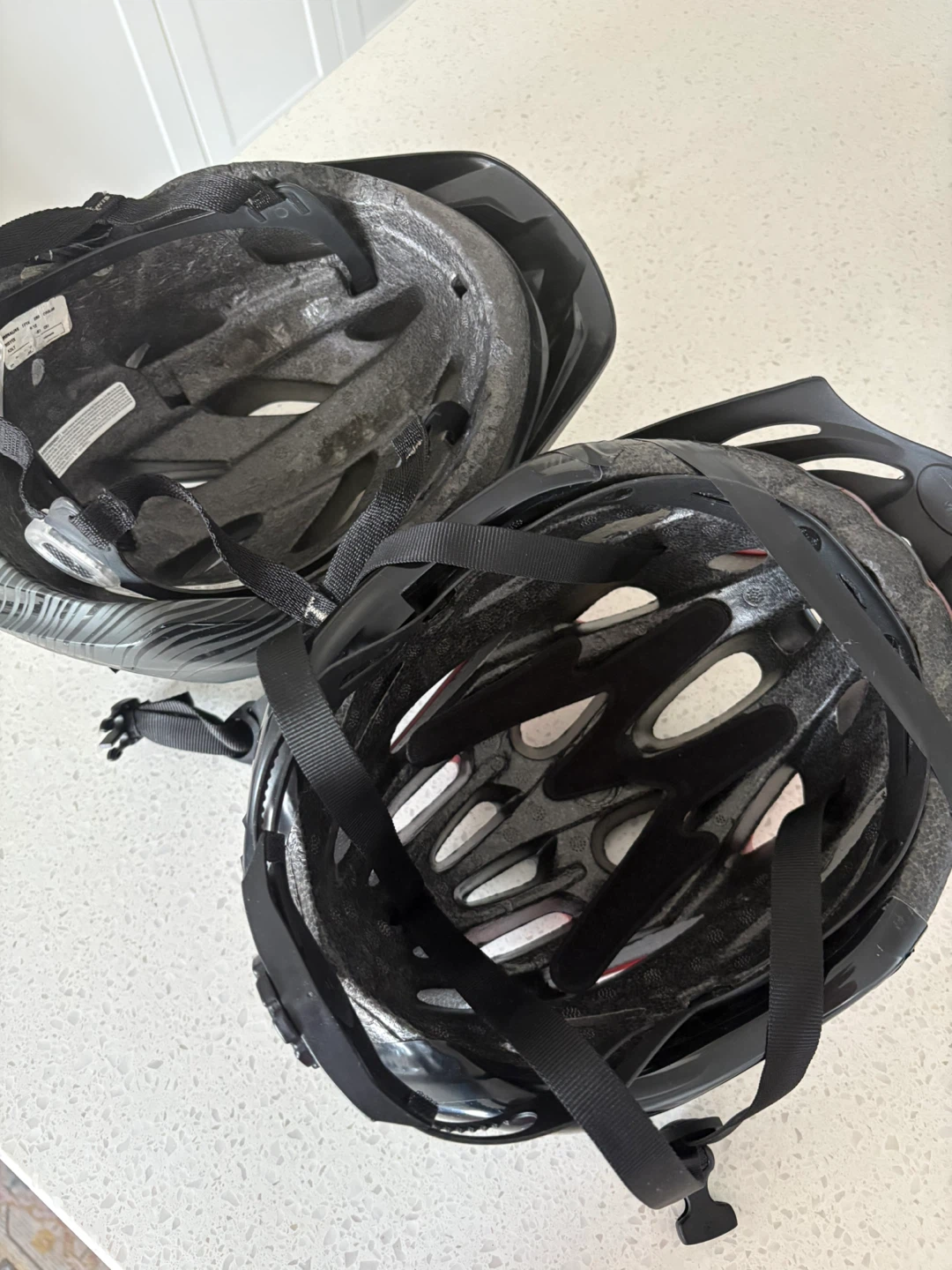 Bell Bicycle Helmets (2) - Black & Red - photo 2