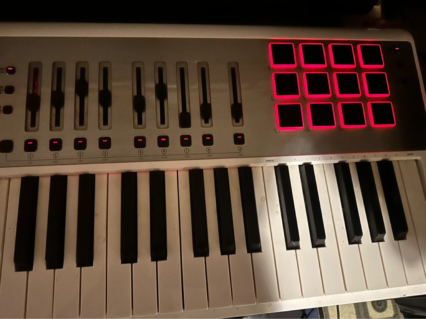 M-Audio Axiom AIR 49 MIDI Keyboard Controller - photo 4