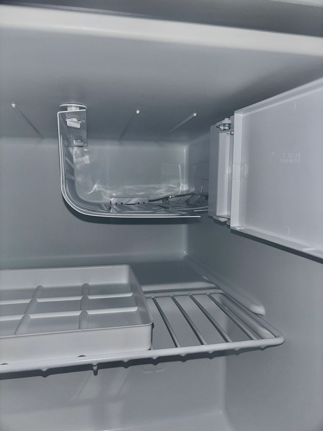NEED GONE!: Galanz 1.7 cu. ft. mini fridge (FOR COLLEGE DORMS!) - photo 4
