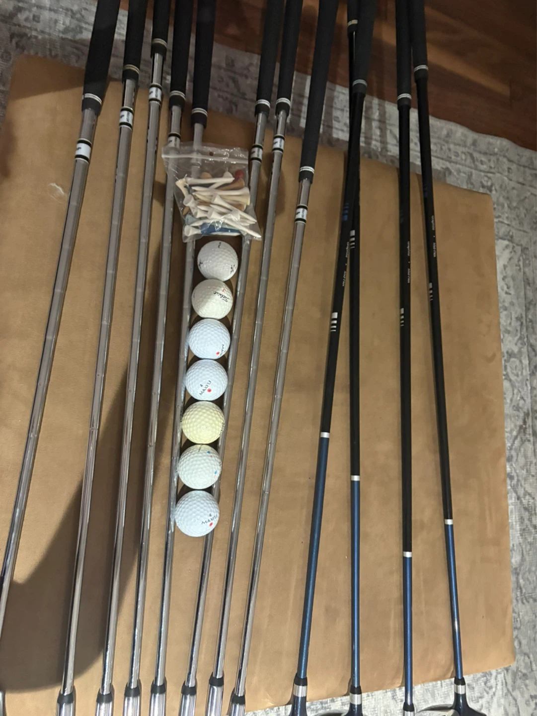 Dunlop Golf Club Set with Bag and Balls - photo 3