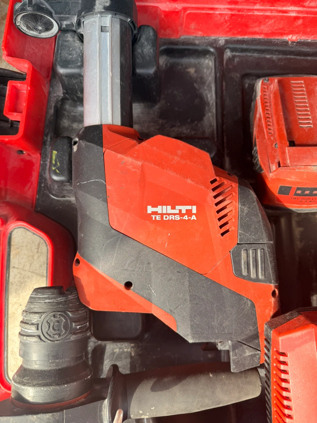 Hilti TE 4-A18 Rotary Hammer Drill with Batteries and Case - photo 4