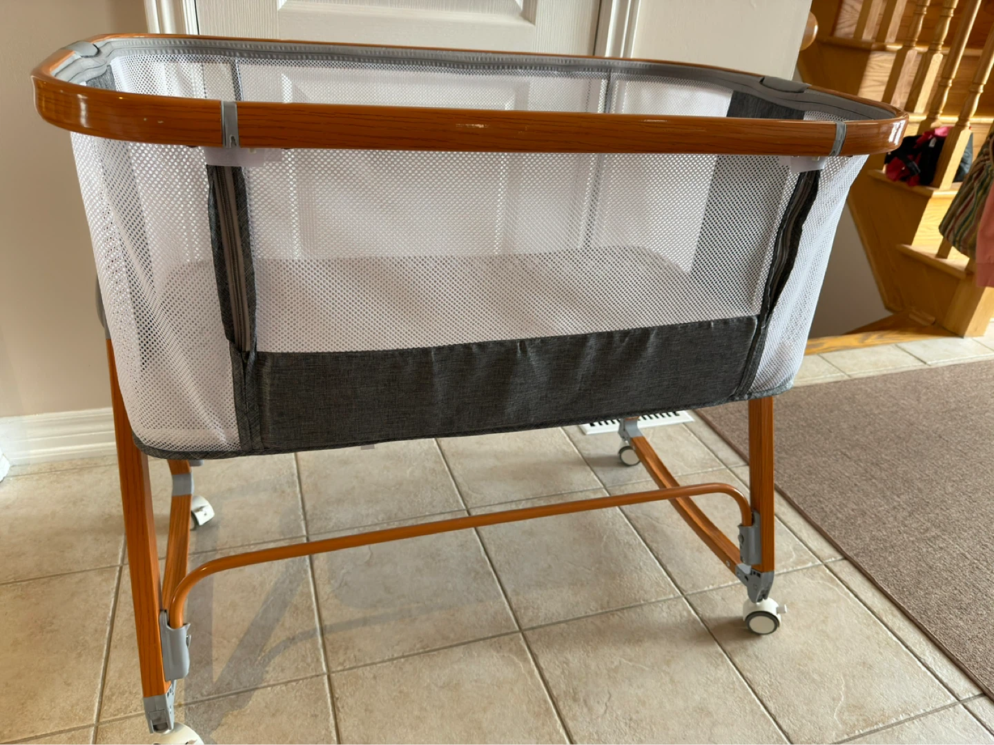 Bassinet Bedside Sleeper (adjustable) - photo 4