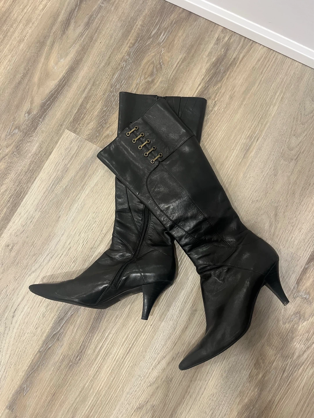 Black Leather Knee-High Boots Size 7.5 - photo 3