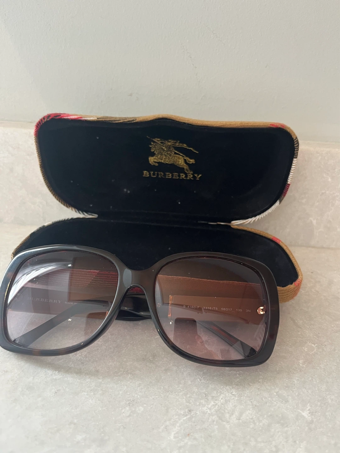 Burberry Women's Sunglasses with Case - photo 3