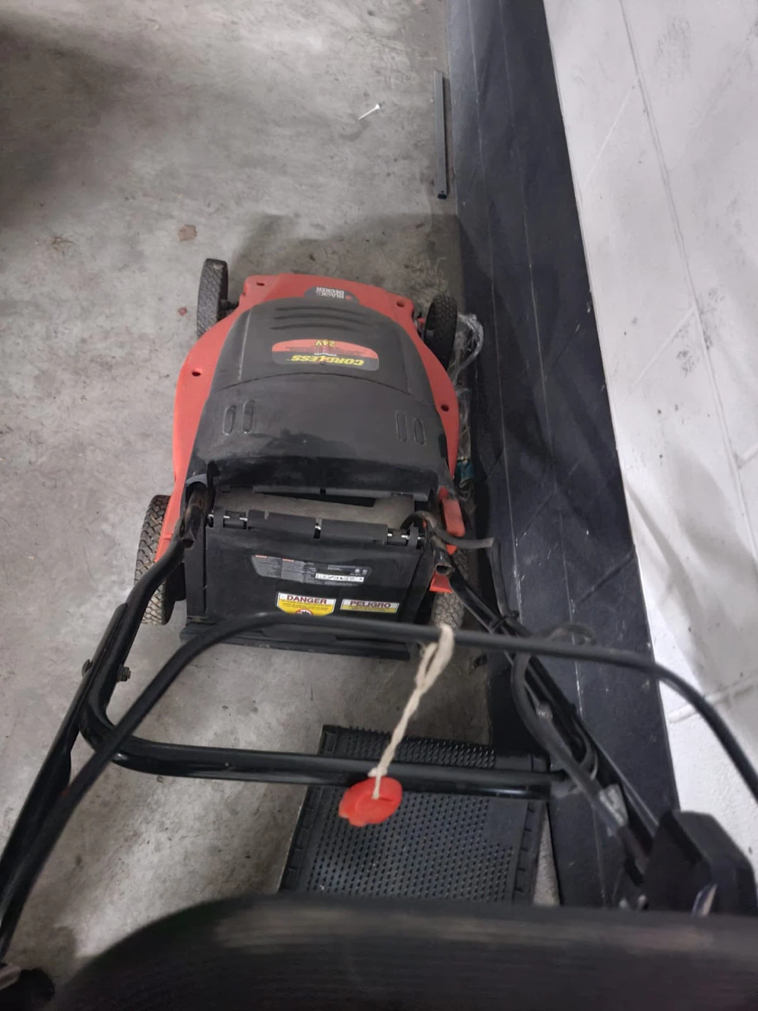 Black & Decker CMM1200 Cordless Mulching Mower