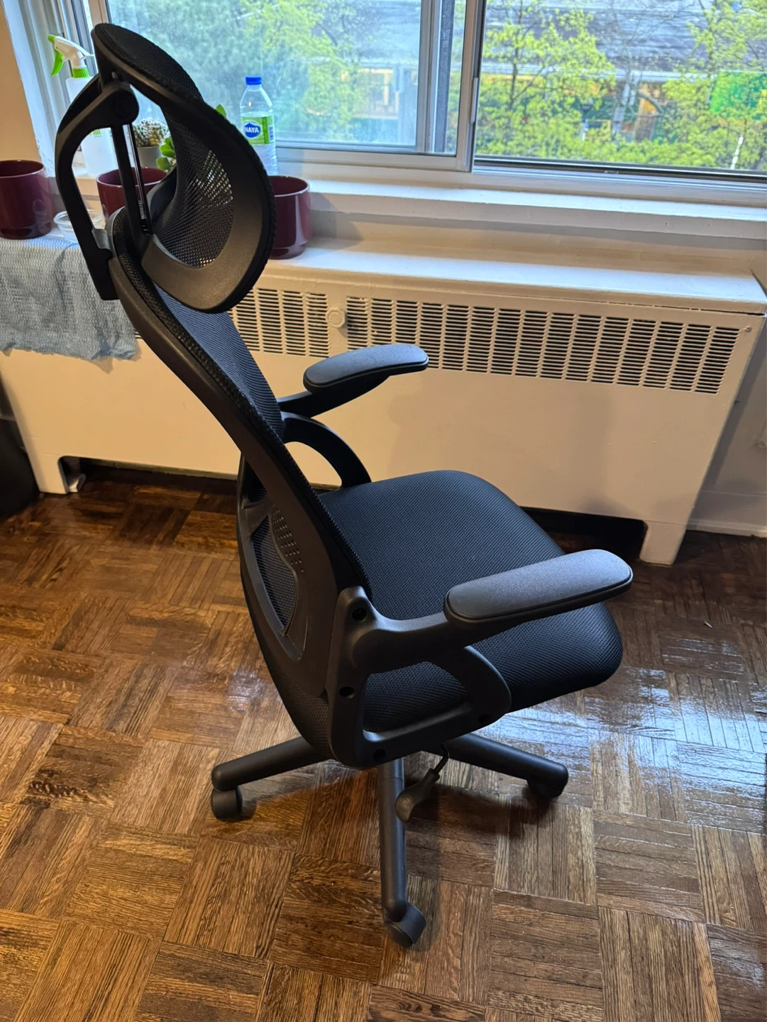 Black Mesh Ergonomic Office Chair with Headrest