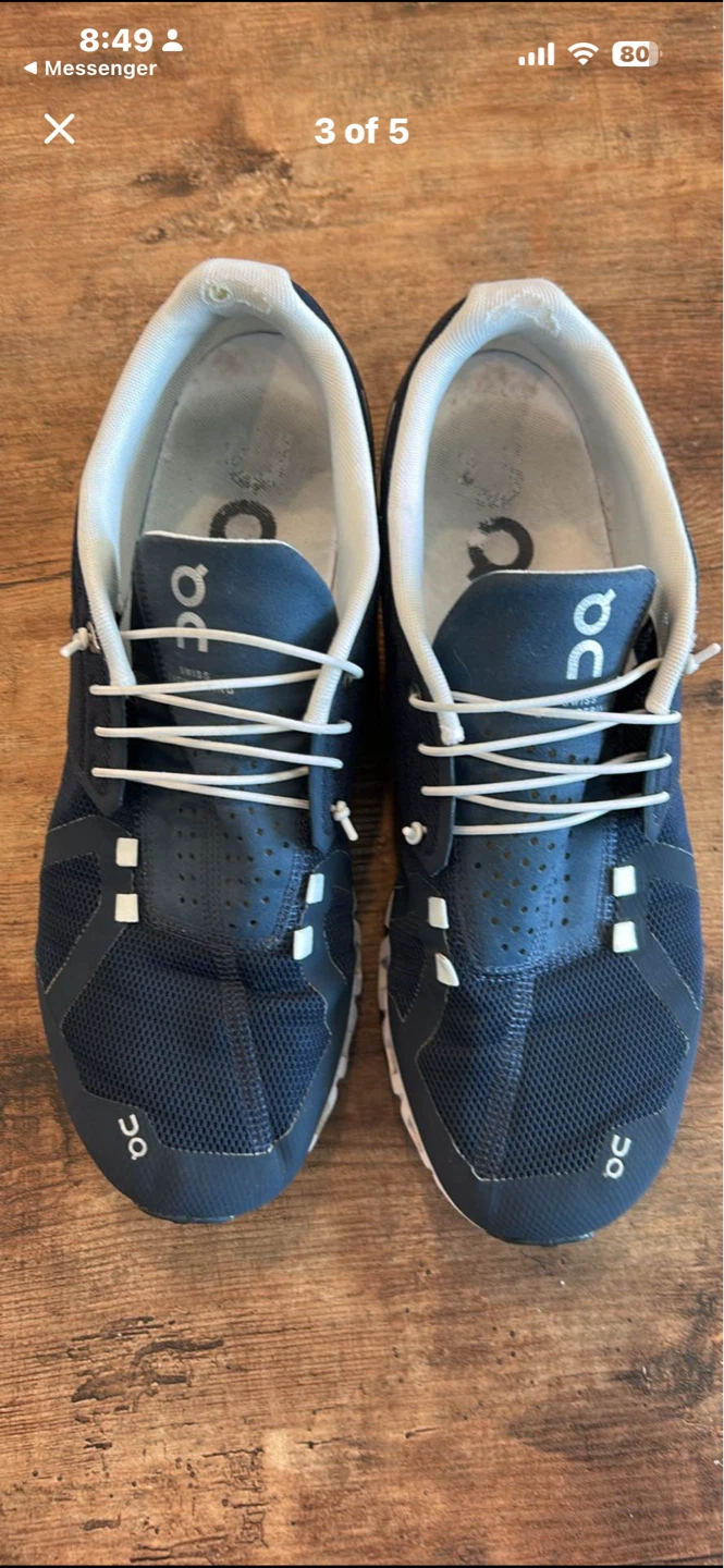 ON Cloud Running Shoes - Navy Blue