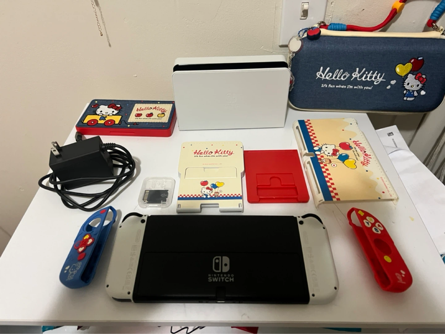 Nintendo Switch Oled Hello Kitty Edition Bundle - photo 2