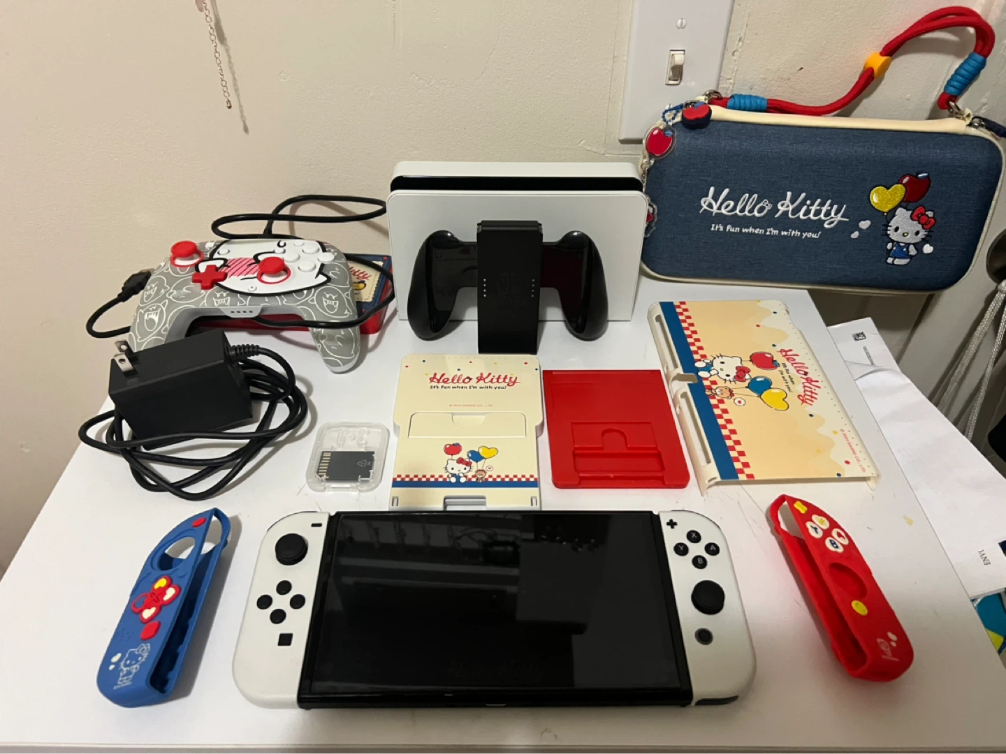 Nintendo Switch Oled Hello Kitty Edition Bundle