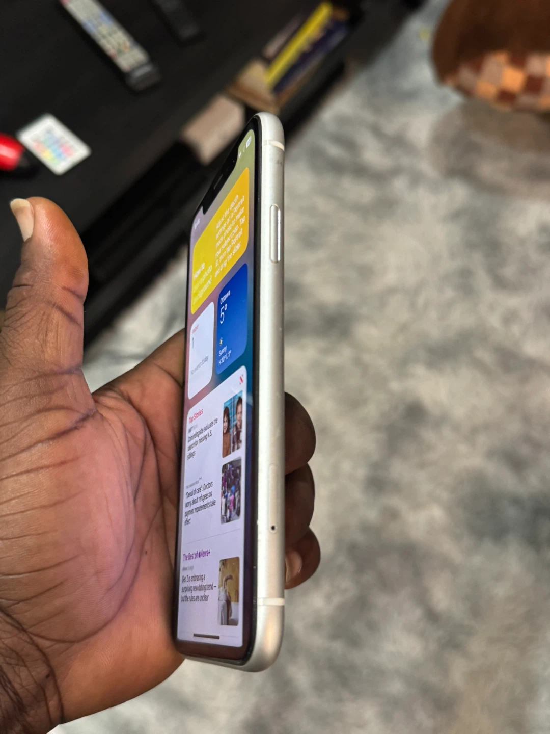 iPhone XR 64GB Unlocked - photo 3