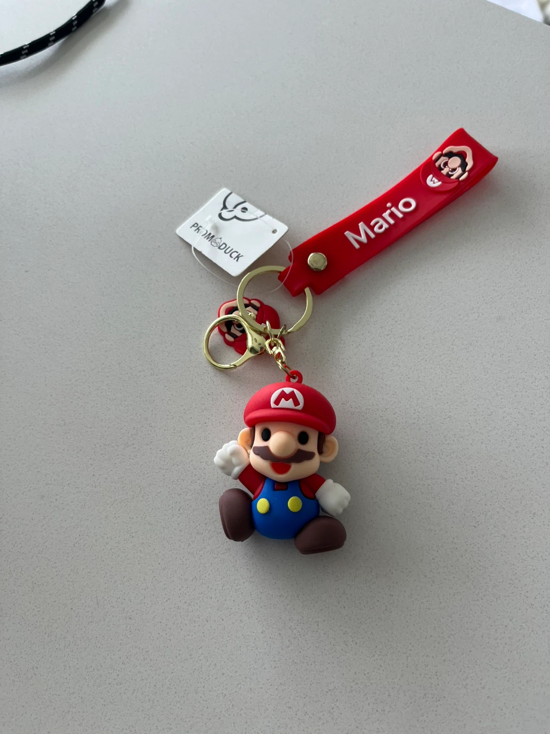Super Mario Keychain
