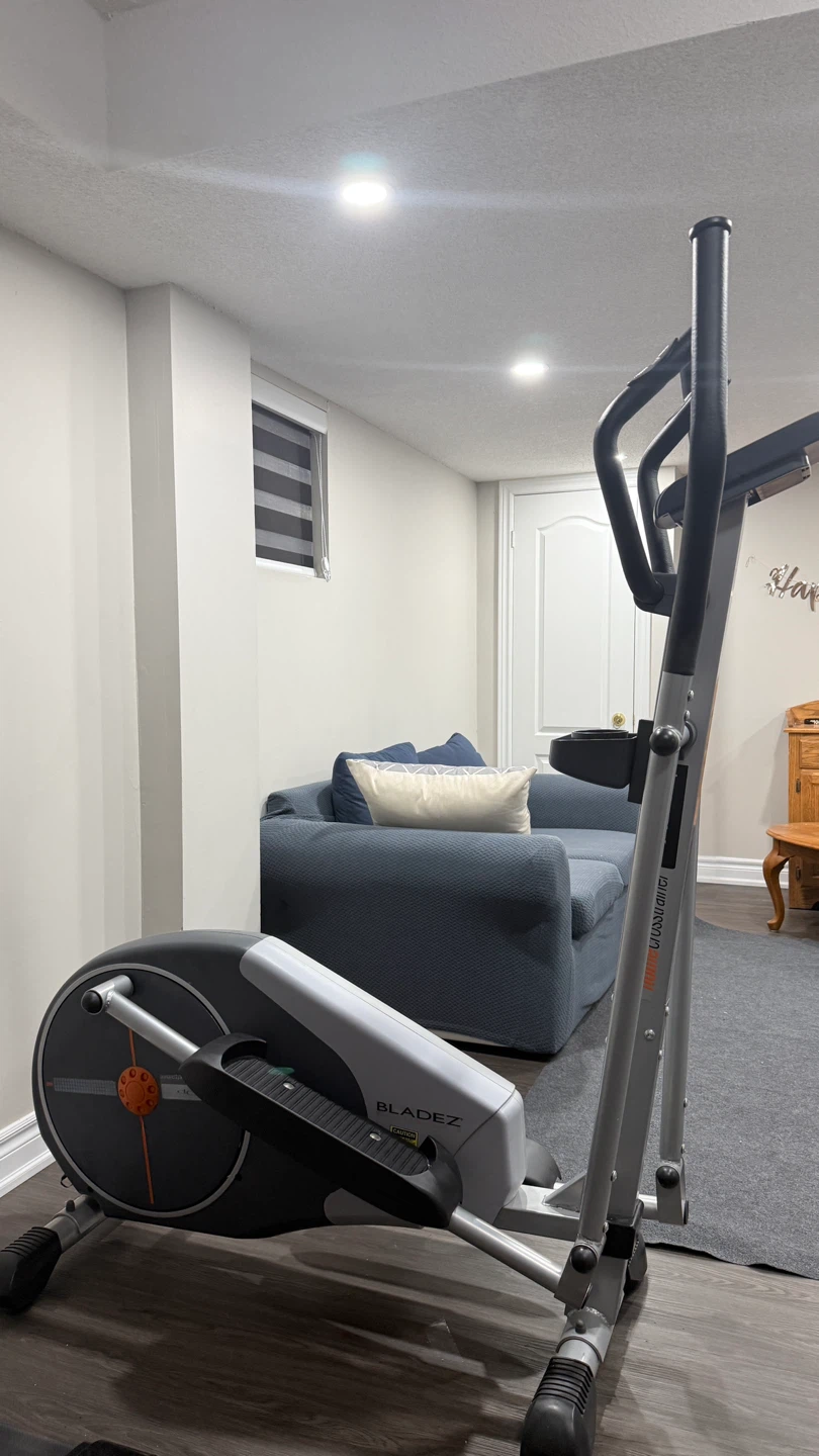 Bladez Cross Trainer Elliptical - photo 3