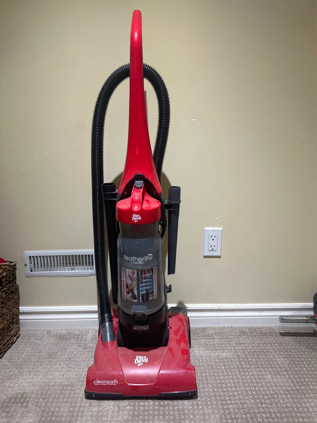Dirt Devil Featherlite Cyclonic Vacuum Cleaner