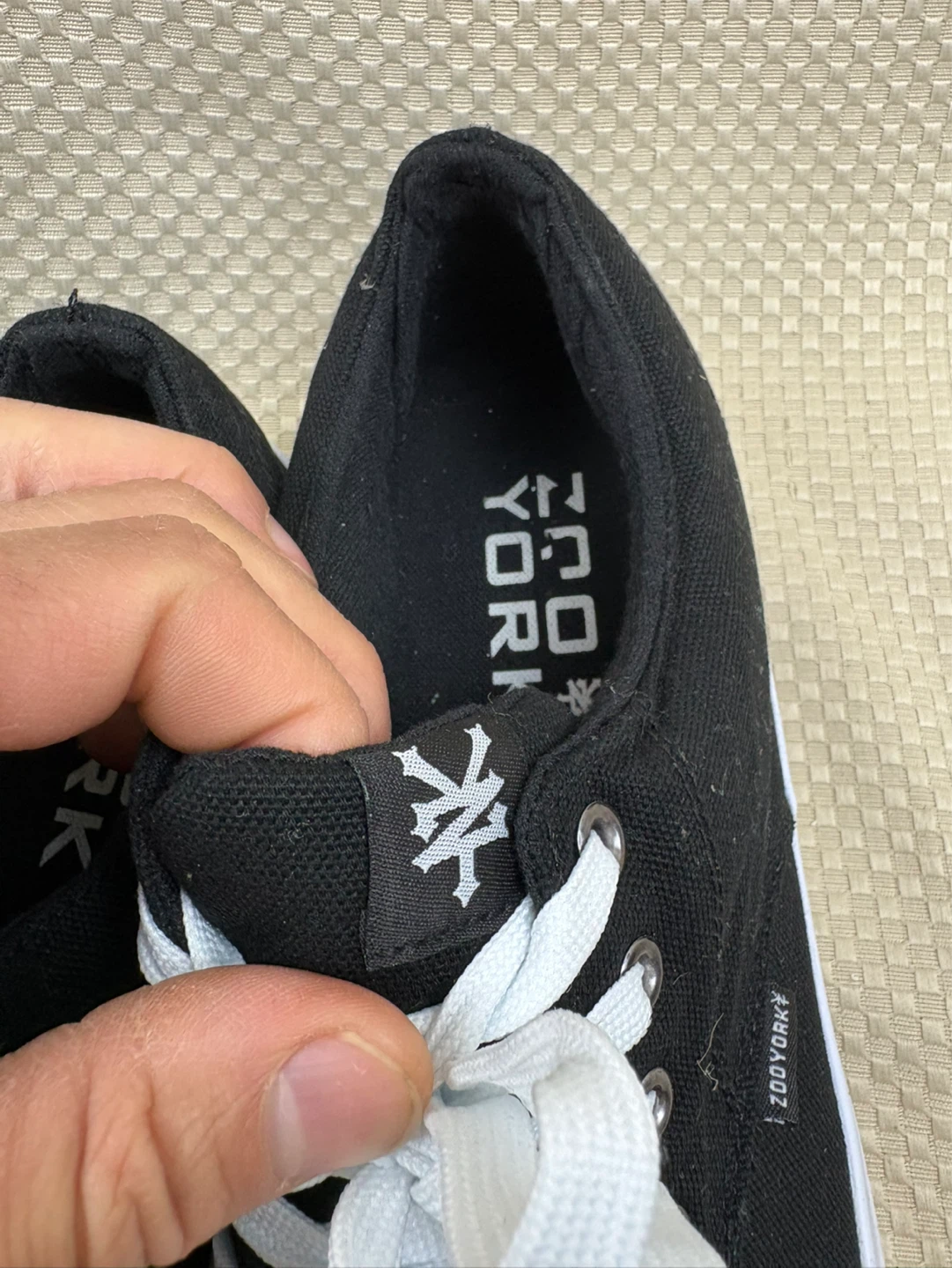 Zoo York Black Canvas Low Top Sneakers size 11 - photo 4