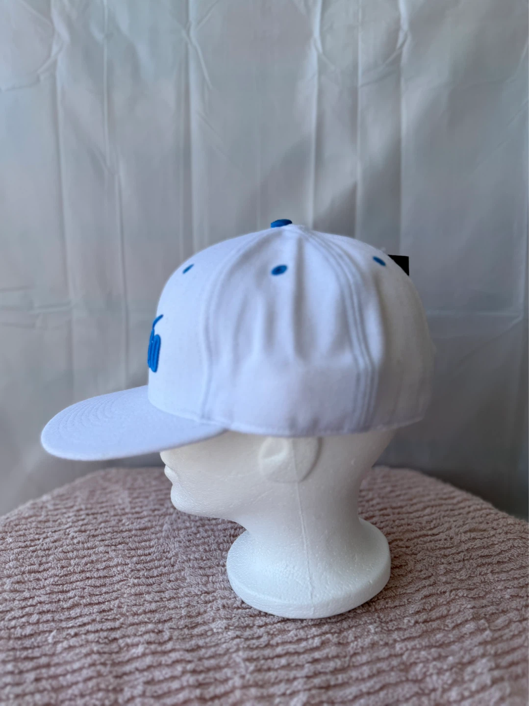 Nike White & Blue 6.0 Embroidered Snapback Hat - photo 2