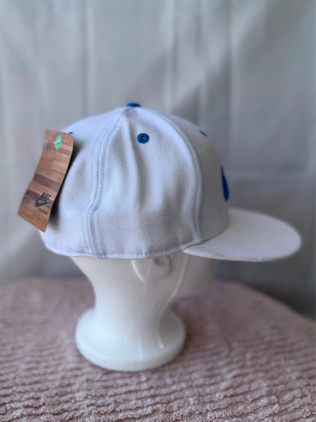 Nike White & Blue 6.0 Embroidered Snapback Hat - photo 4
