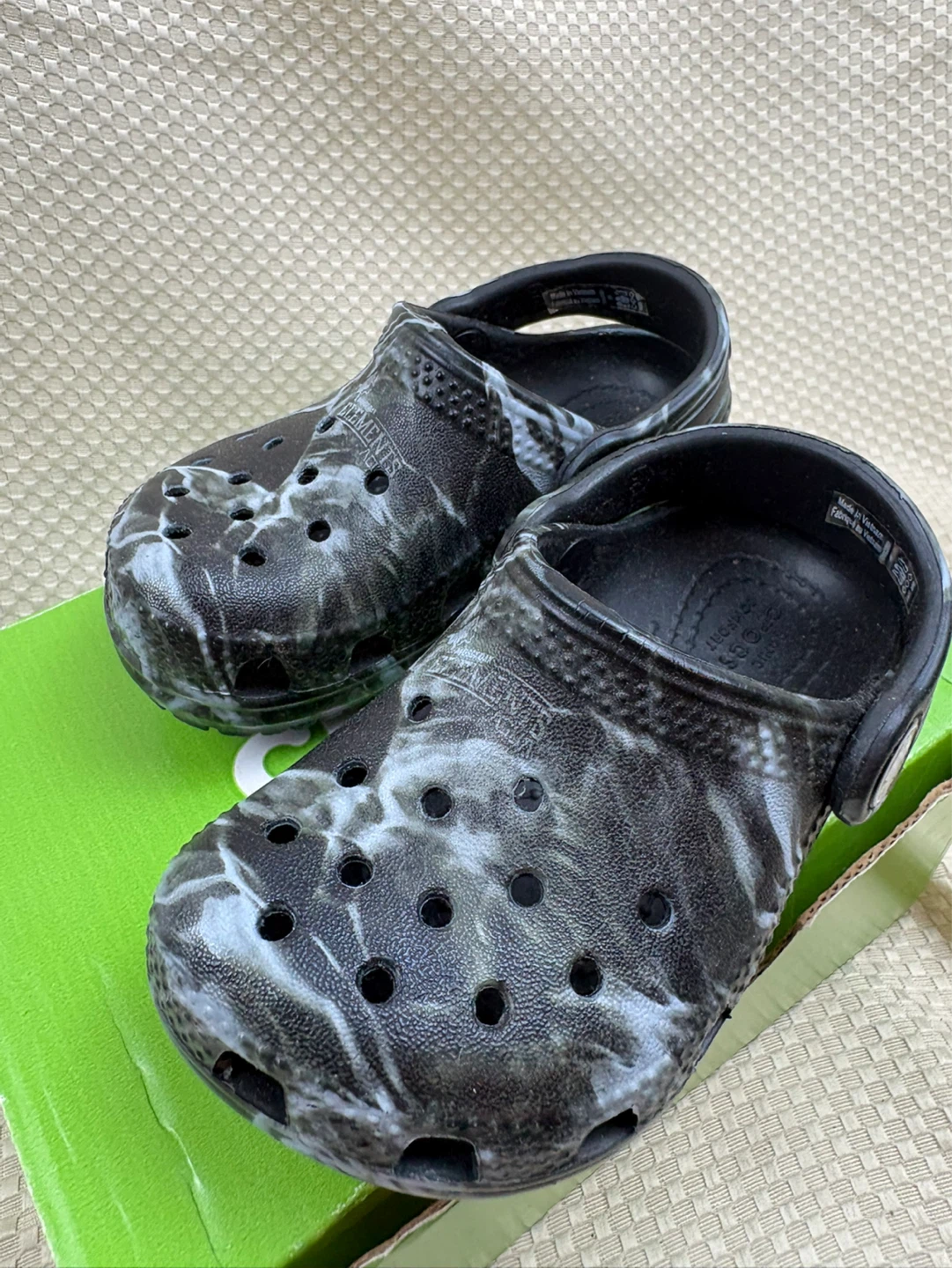 Crocs Kids Size C 6 Clog Shoes - photo 2