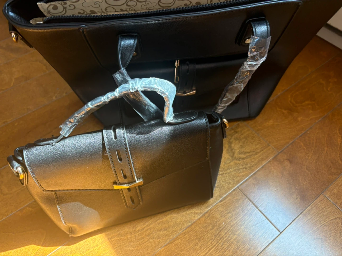 Sac fourre-tout noir avec petite pochette - photo 2