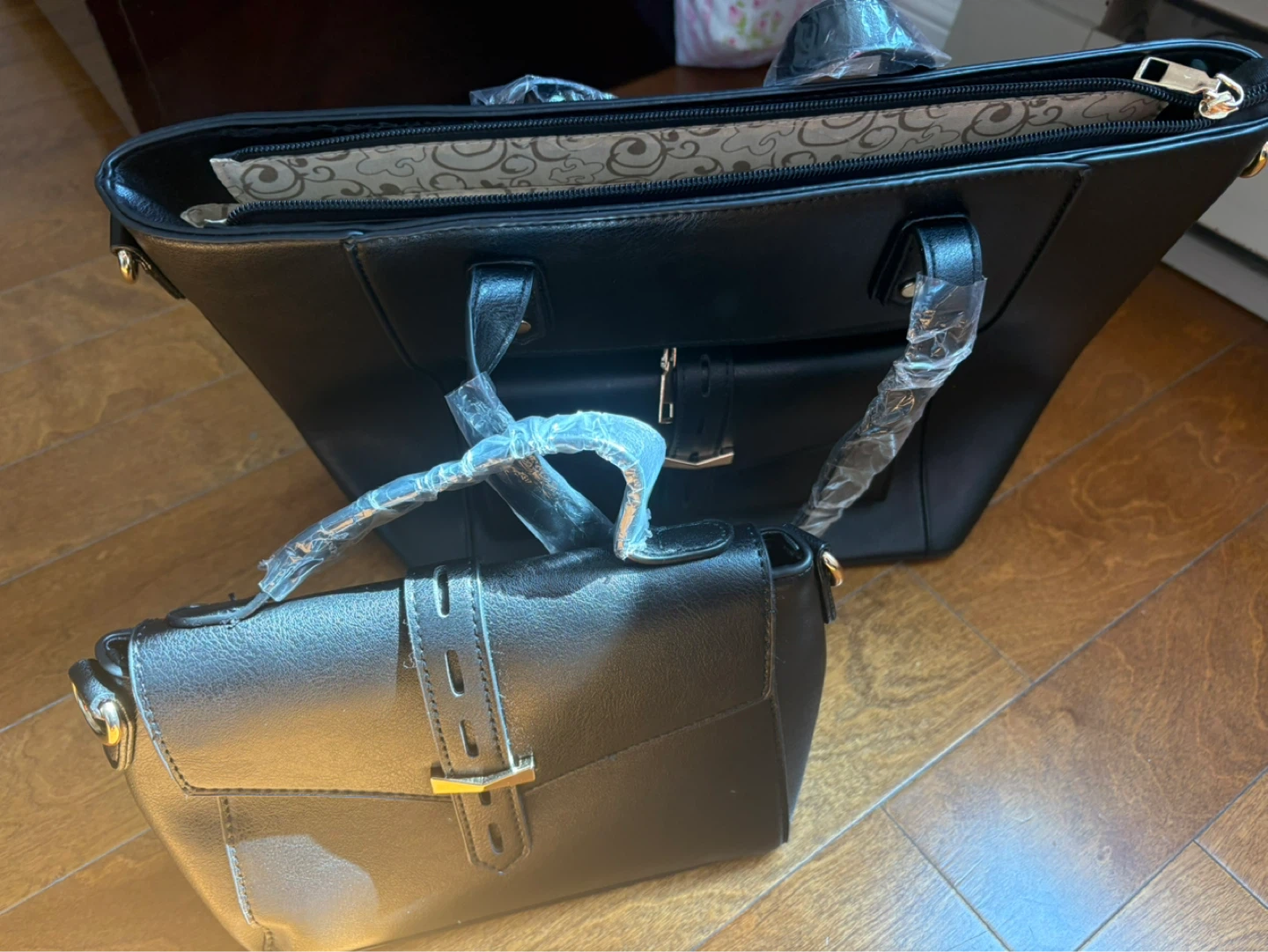 Sac fourre-tout noir avec petite pochette
