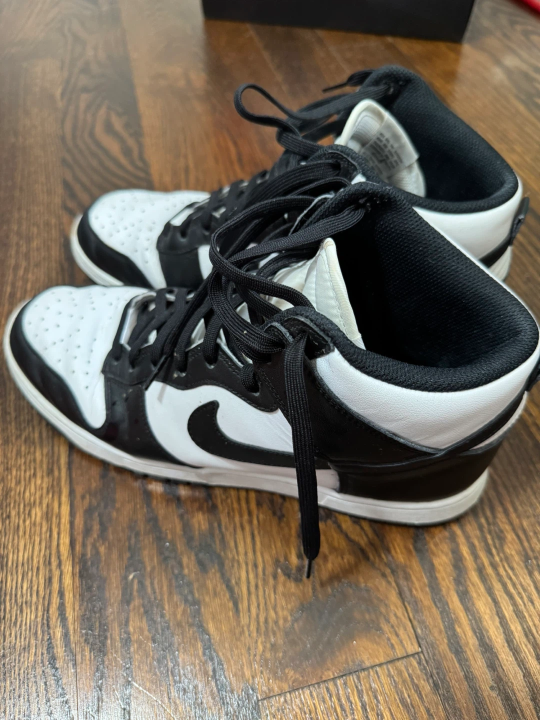 Classic Nike travel shoes. 98