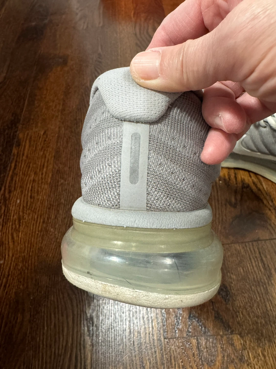 Nike Air Max Travel Shoes.Size 10.5 $98 - photo 2