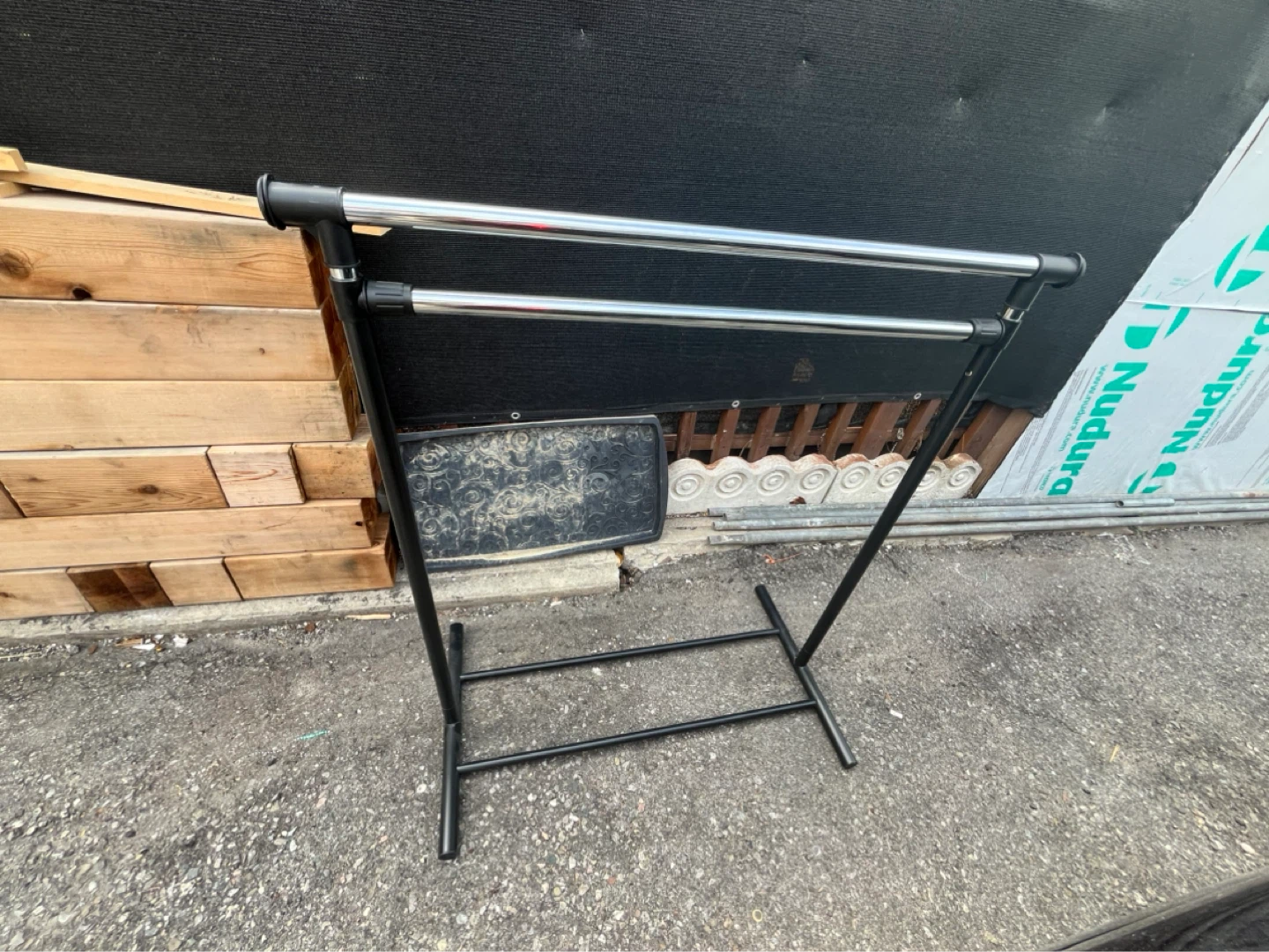 MOVING SALE ‼️ Two Tier Metal Clothing Rack - photo 4