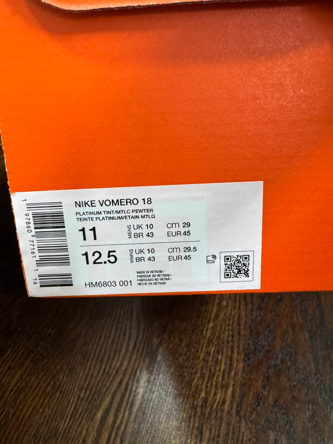 Classic Nike travel shoes.Size10,$58 - photo 2