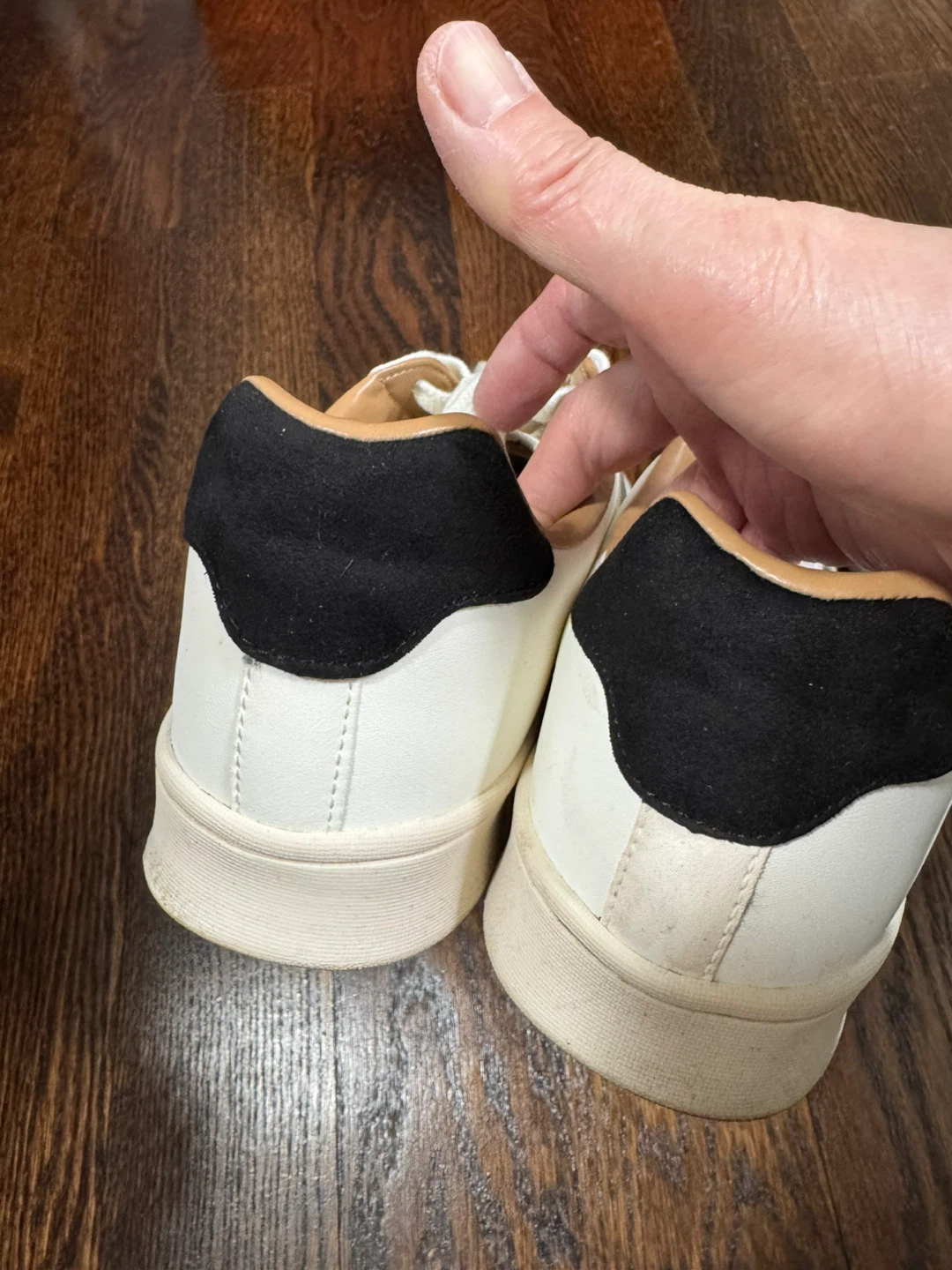 Genuine leather sneakers.Size10,$98 - photo 3