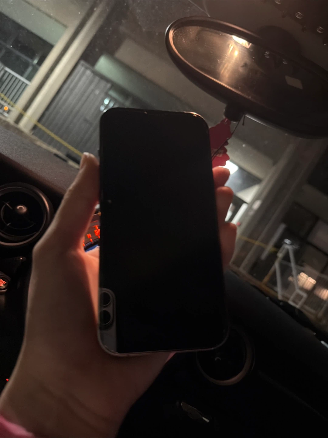 Apple iPhone 14 Pro - photo 2