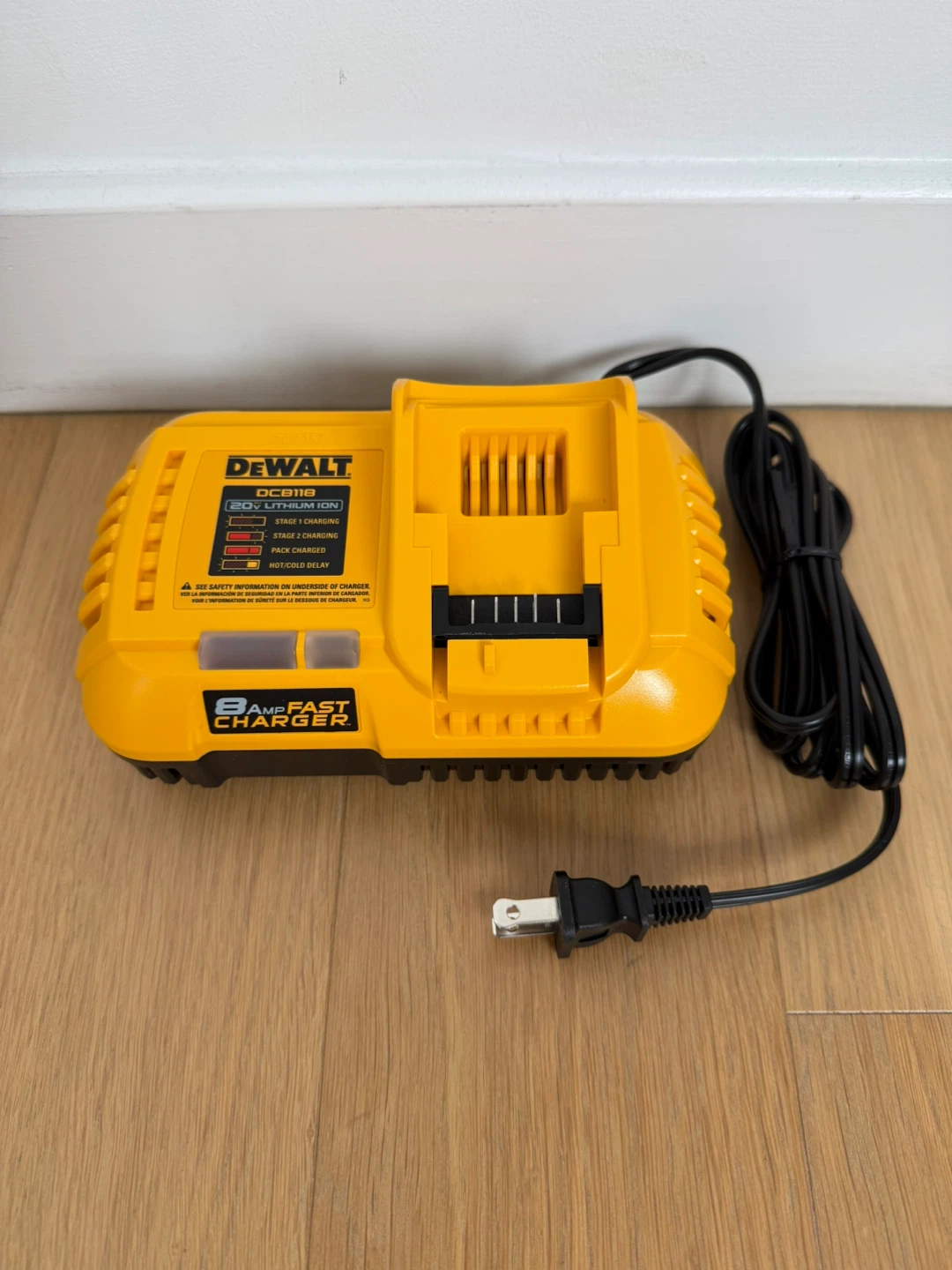 Dewalt 8Amp fast charger - Brand new